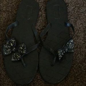 Vera Wang flip flops size 9/10